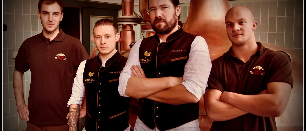 Braumeister Stephan Michl mit seinem Team; Bild: Mahrs Bräu Bamberg