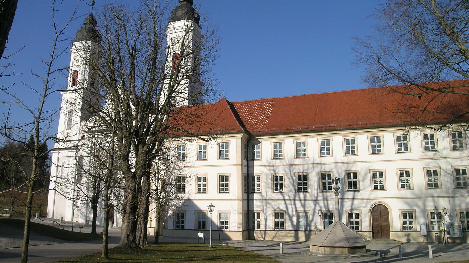 Kloster Irsee, Tagungs-, Bildungs- und Kulturzentrum des Bezirks Schwaben